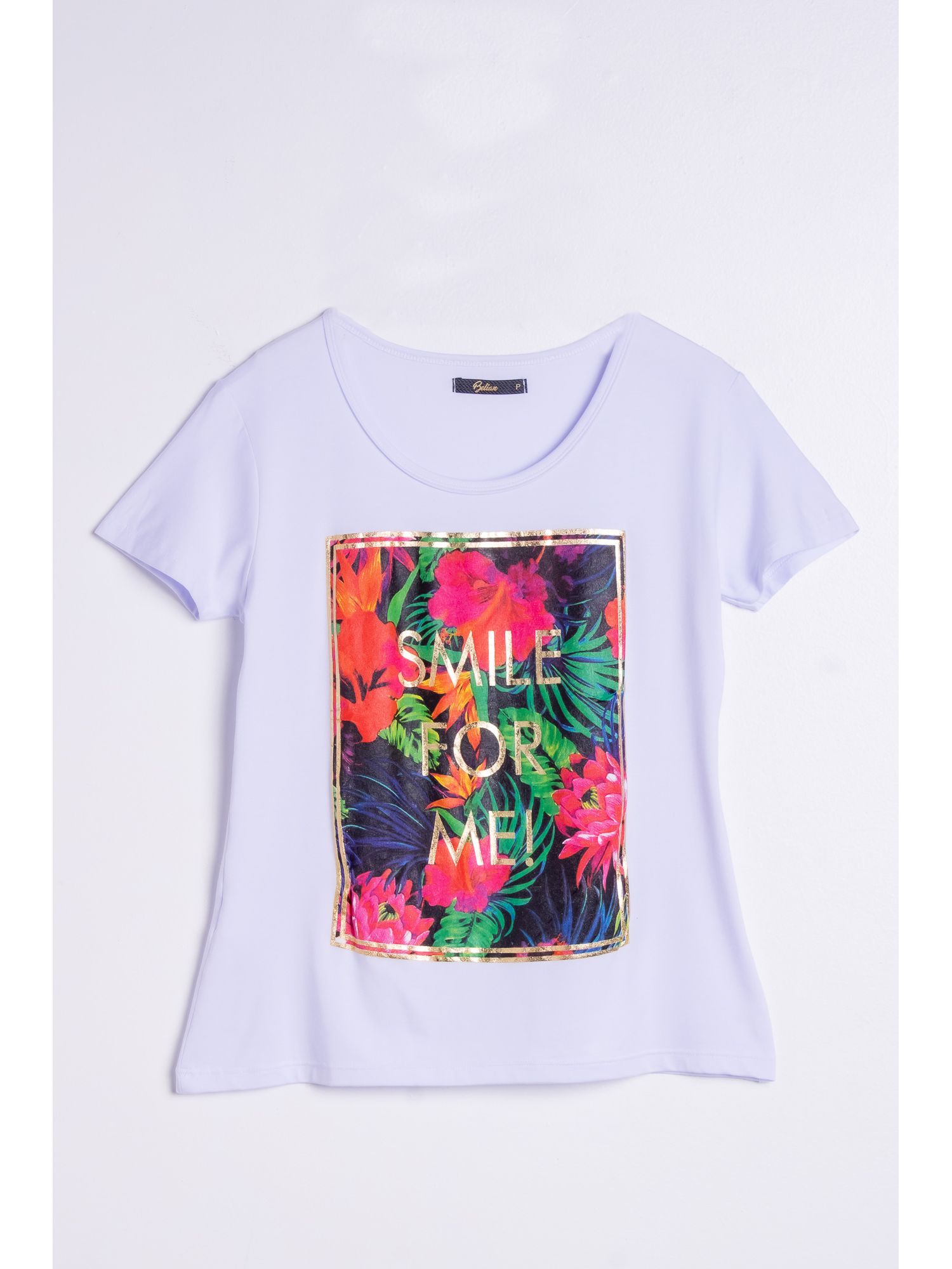 camiseta feminina com flores