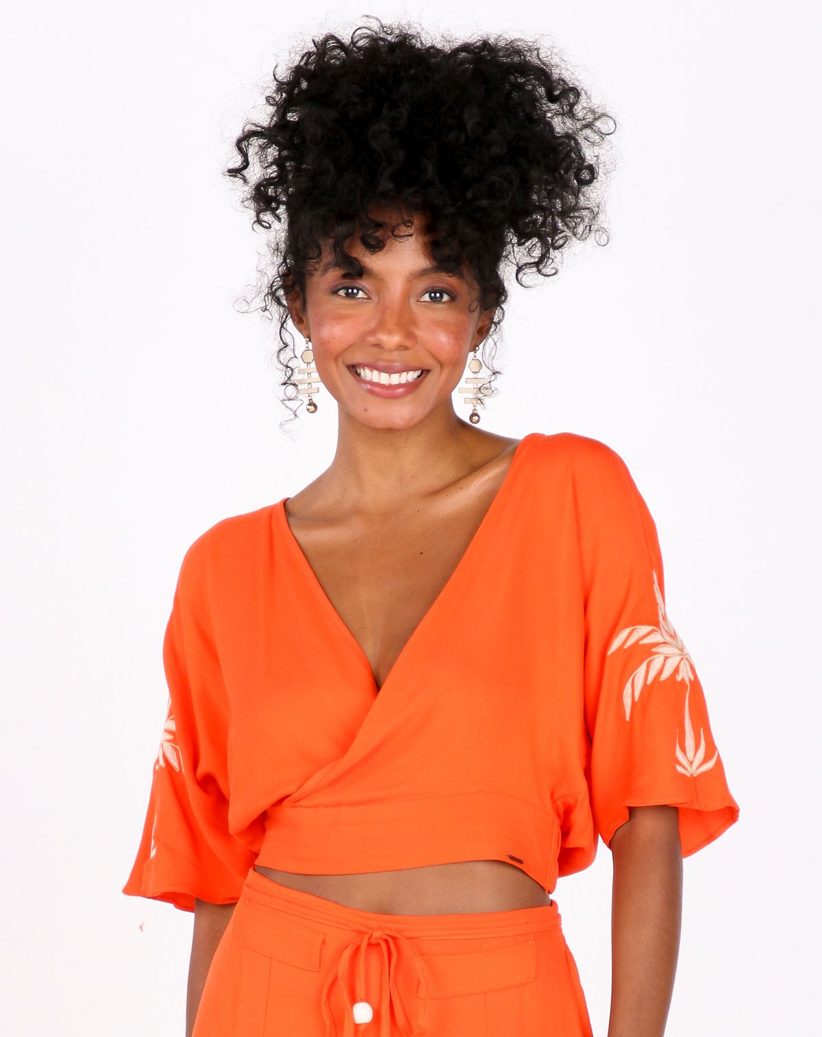 Blusa Cropped Manga Curta Ampla Feminina Estampada laranja - g