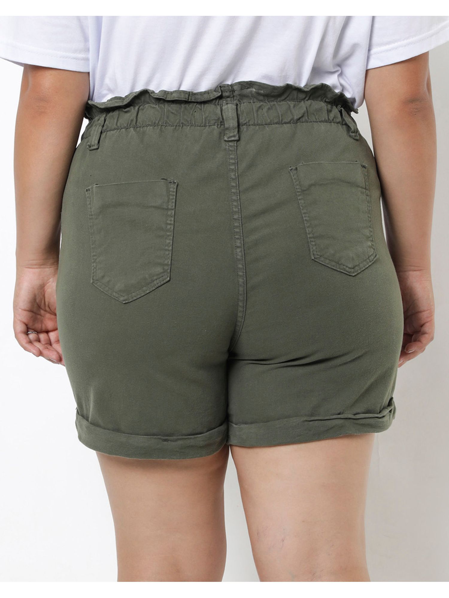 Shorts Sarja Feminino Plus Size c/ Bolso Cargo Plus Size