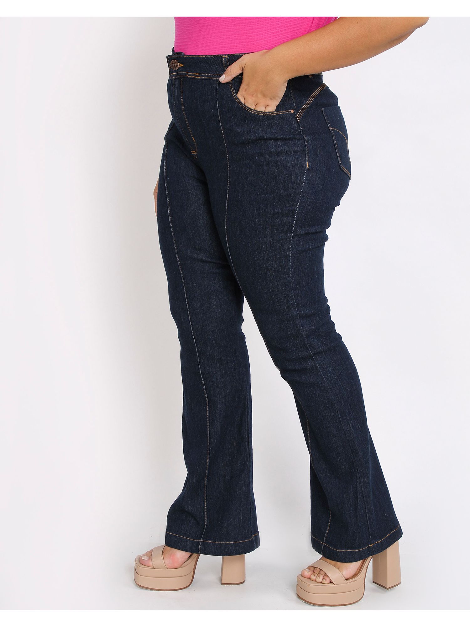 Calça Jeans Escura Flare Plus Size Feminino - lojasbesni
