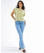 658157012-calca-jeans-flare-feminina-bolsos-jeans-claro-46-034