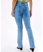 658157012-calca-jeans-flare-feminina-bolsos-jeans-claro-46-2c1