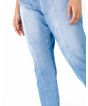 671419001-calca-jeans-mom-feminina-barra-desfiada-jeans-medio-36-8f8