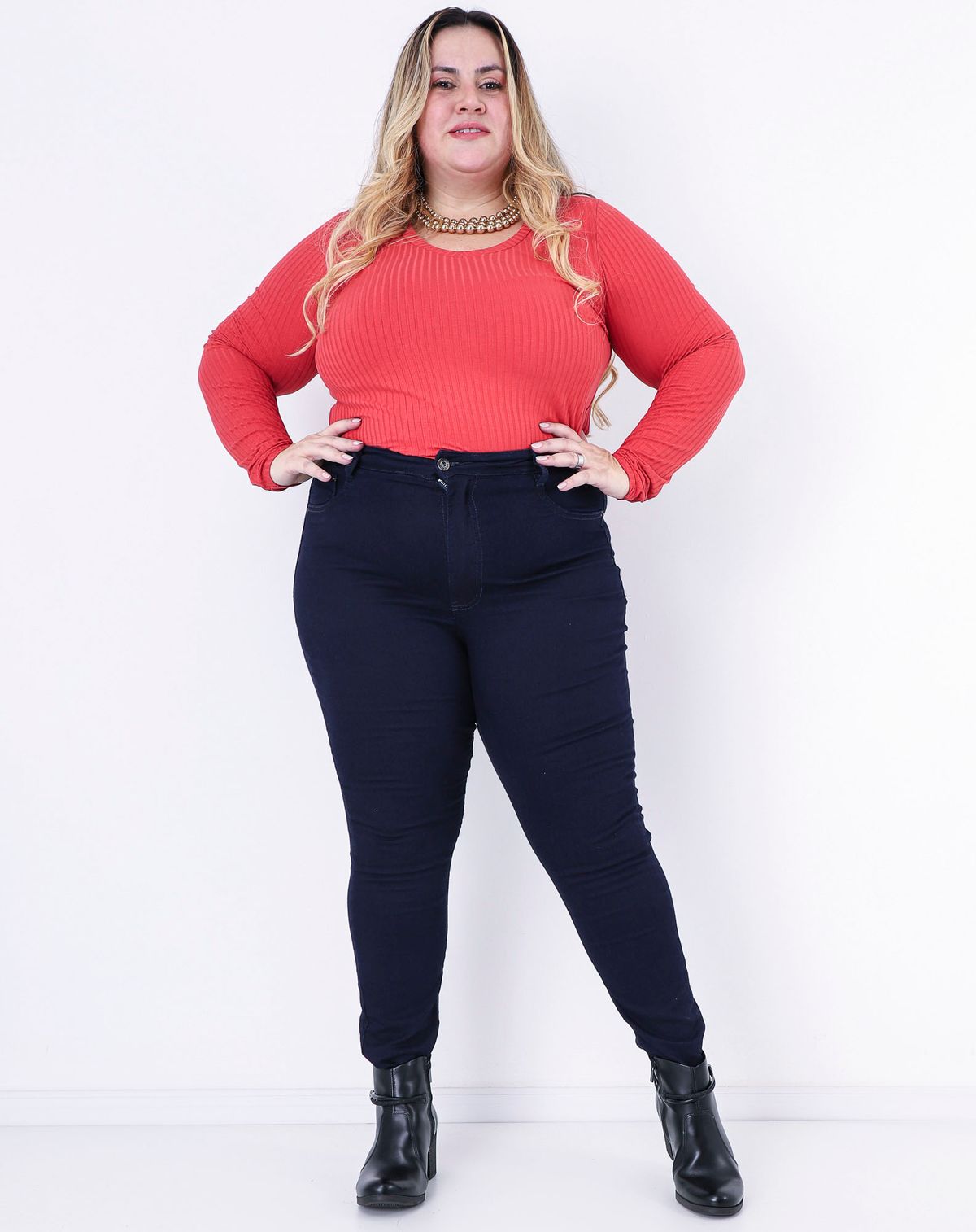 Calça Jeans Cigarrete Feminina Plus Size Puídos jeans amaciado - 48