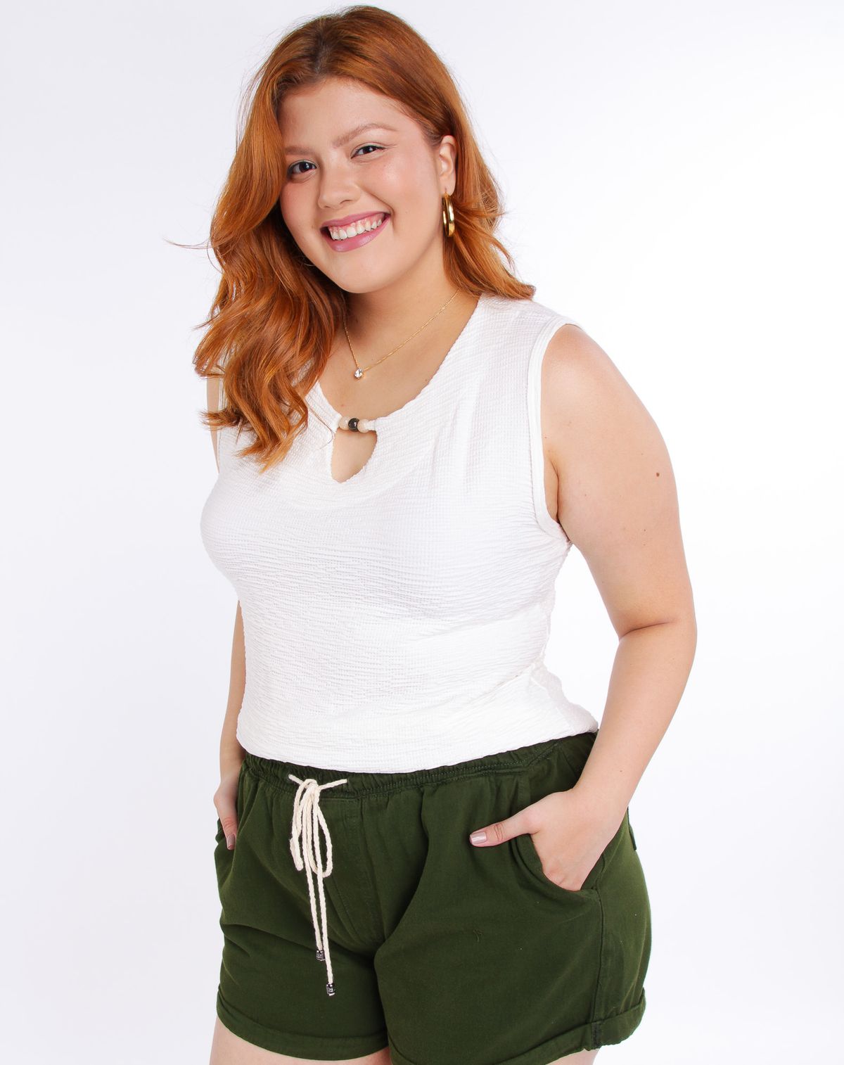 Regata Feminina Plus Size Decote Vazado Miçanga off white - g1