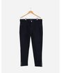 709427001-calca-jeans-cigarrete-feminina-plus-size-barra-ziper-preto-44-d3c