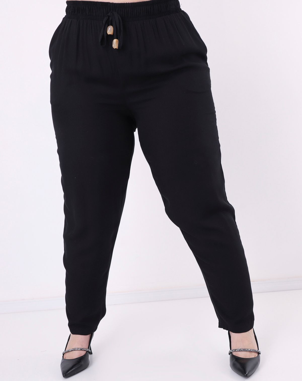 Calça Ballon Plus size  Feminina Bolsos preto - p