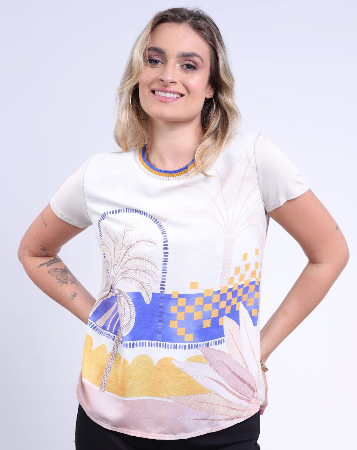 Blusa Estampada Feminina Decote Retilínea bege - p