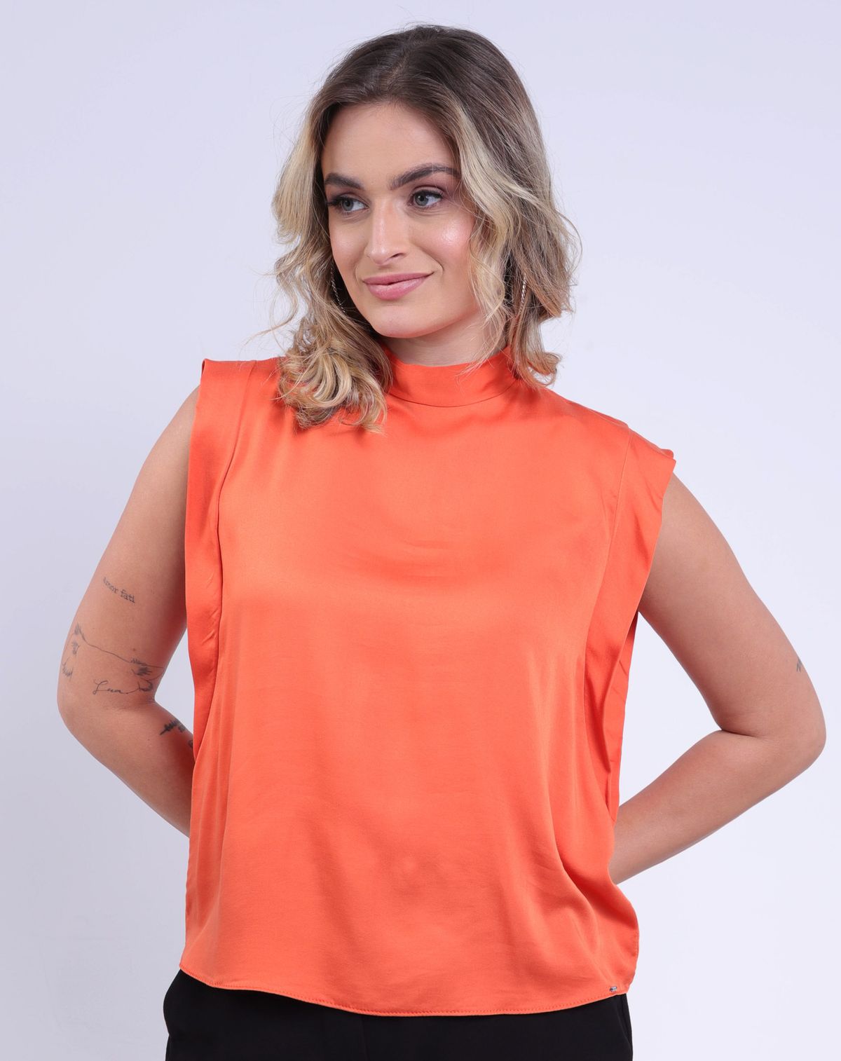 Blusa Muscle Tee Feminina Gola Alta laranja - p