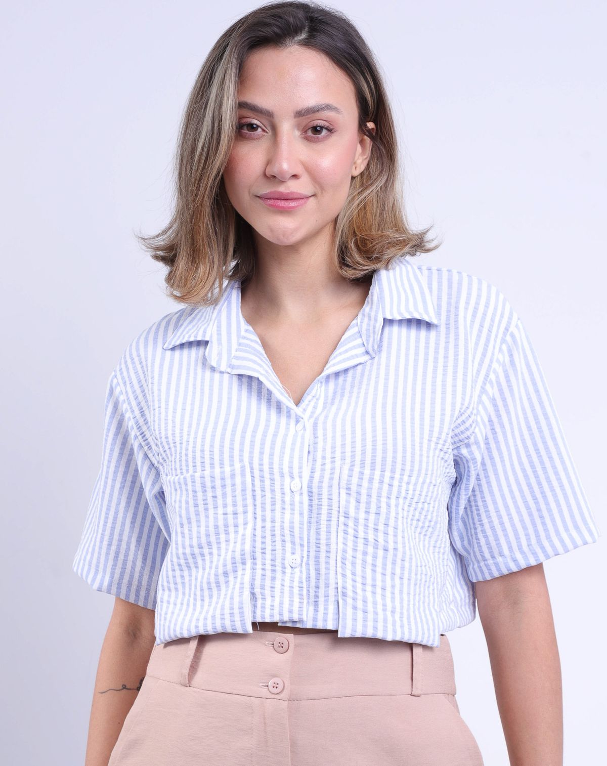 Camisa Cropped Manga Curta Feminina Com Bolsos listrado - p