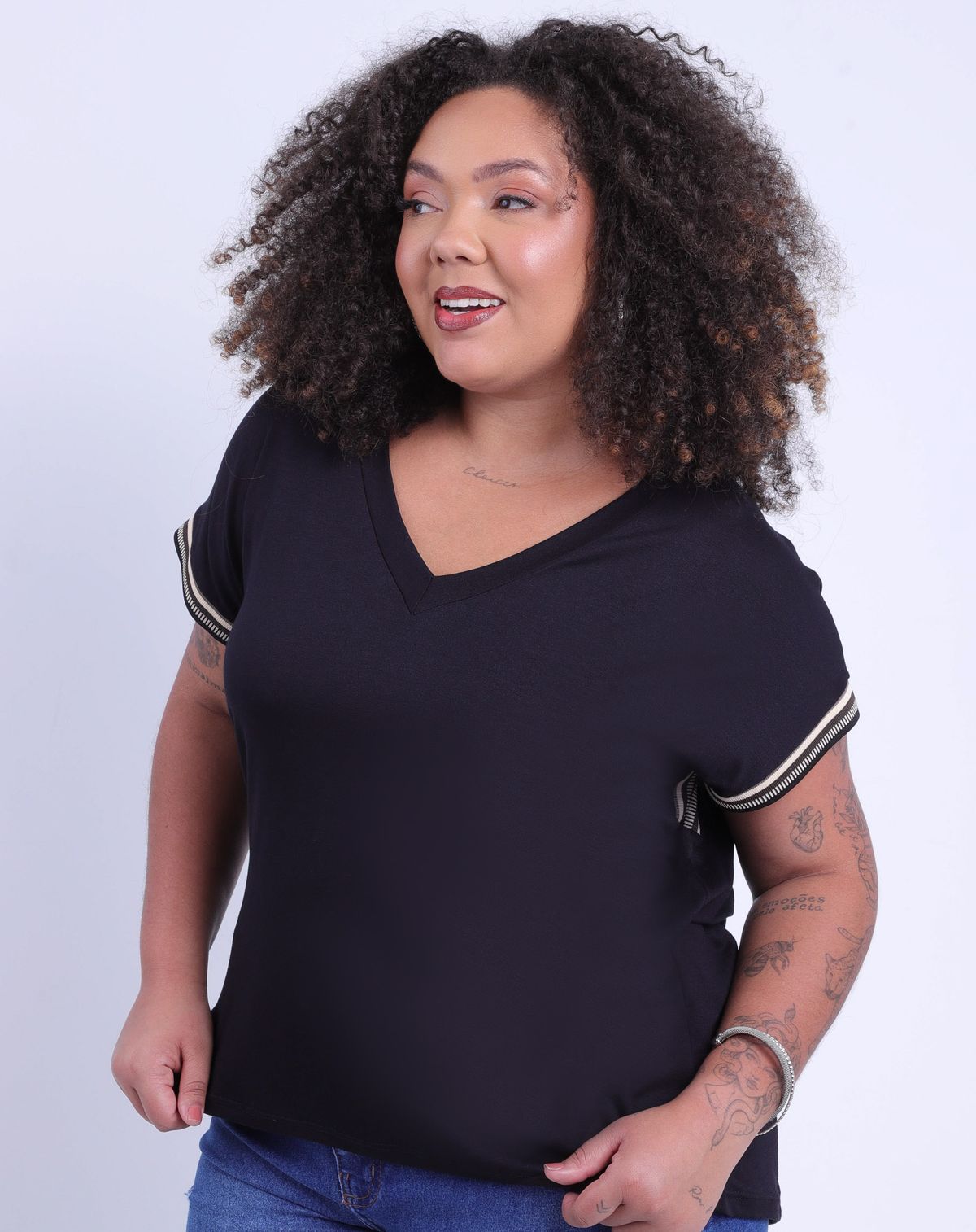 Blusa Plus Size Feminina Decote V preto - g1