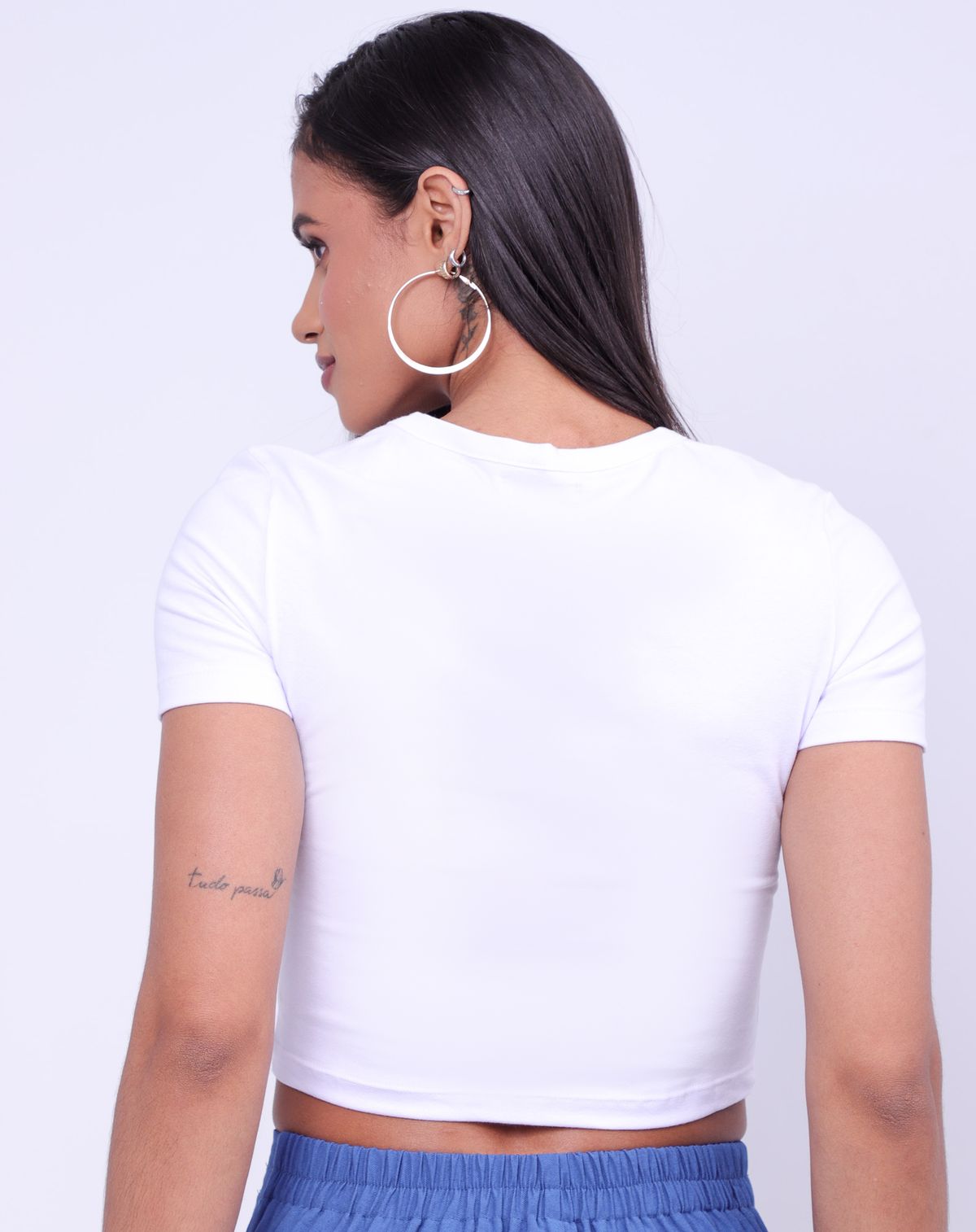 Camiseta Cropped Manga Curta Feminina Básica branco - p