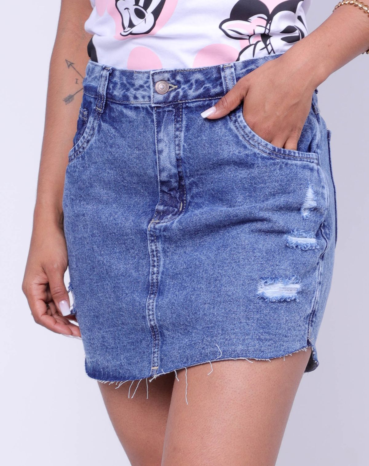 Saia Jeans Feminina Barra Desfiada jeans claro - 36