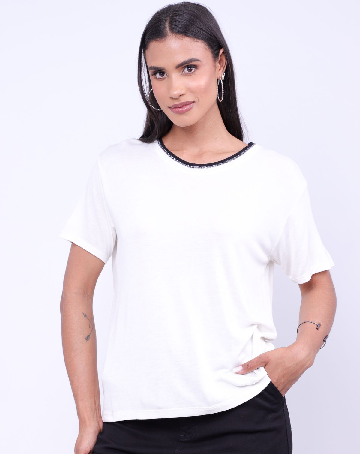 Blusa Casual Feminina Decote Bordado off white - p