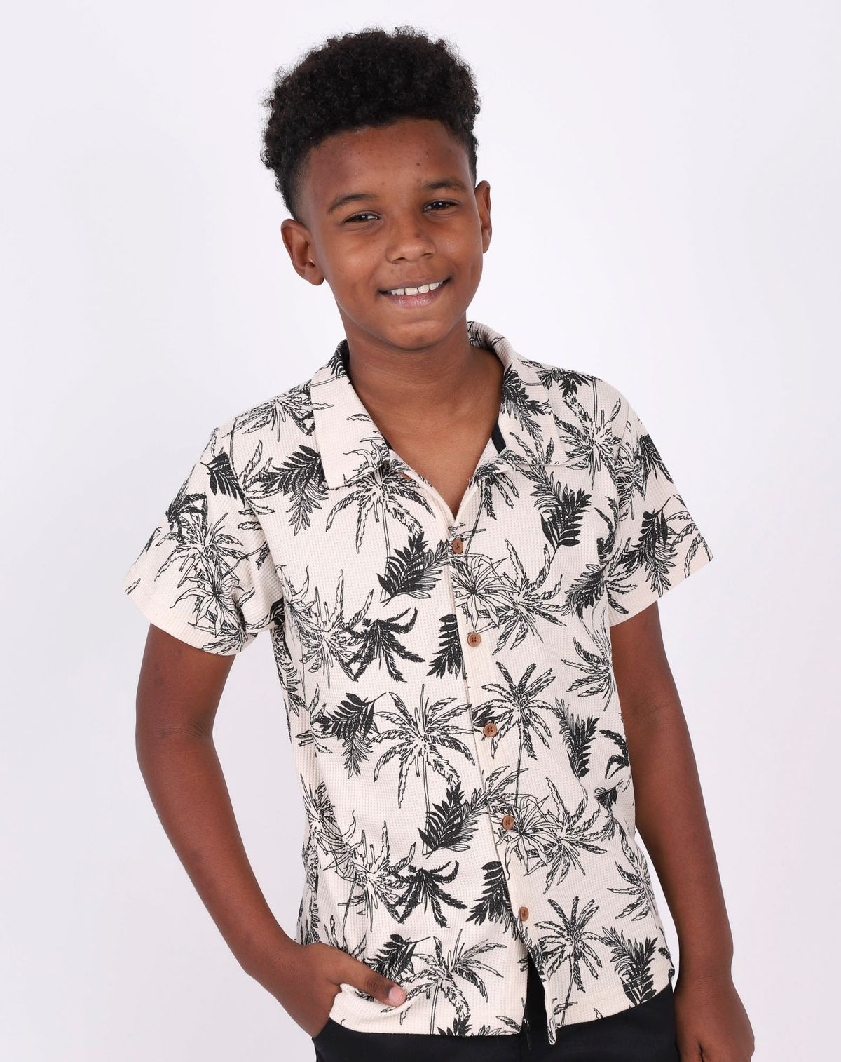 Camisa Juvenil Estampada Tropical Manga Curta - Tam 10 a 16 off white - 12