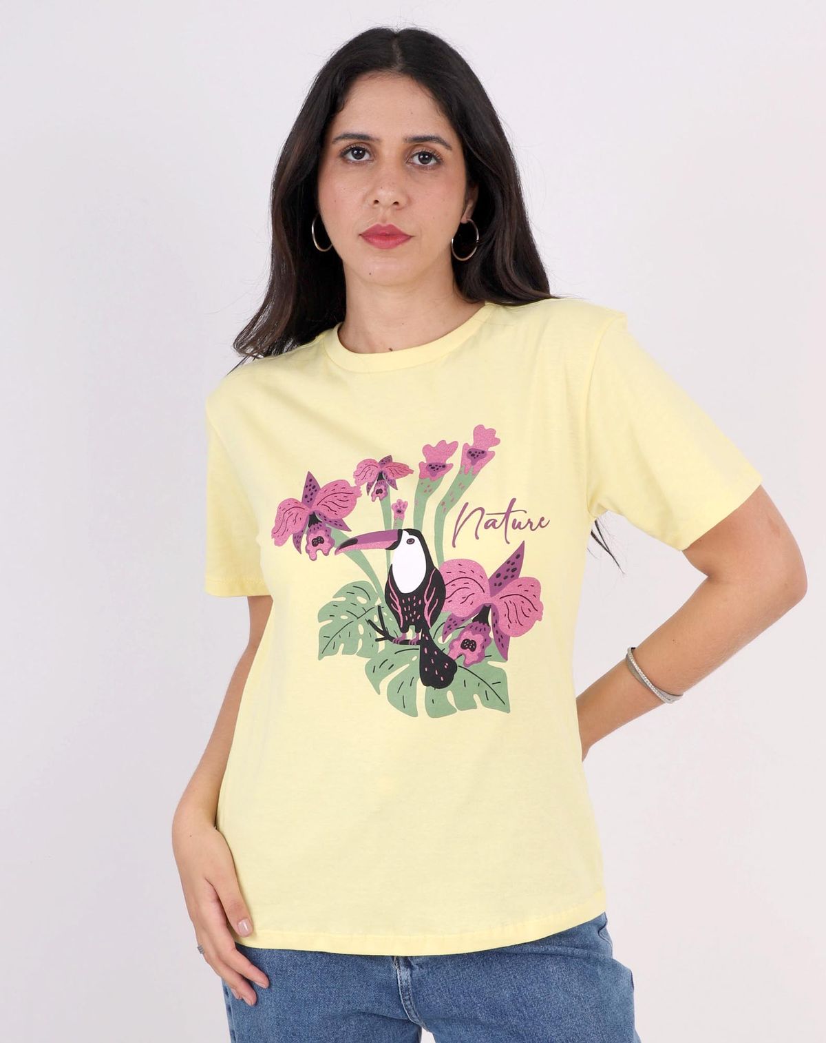 Camiseta Feminina Manga Curta Estampada Casual amarelo claro - p