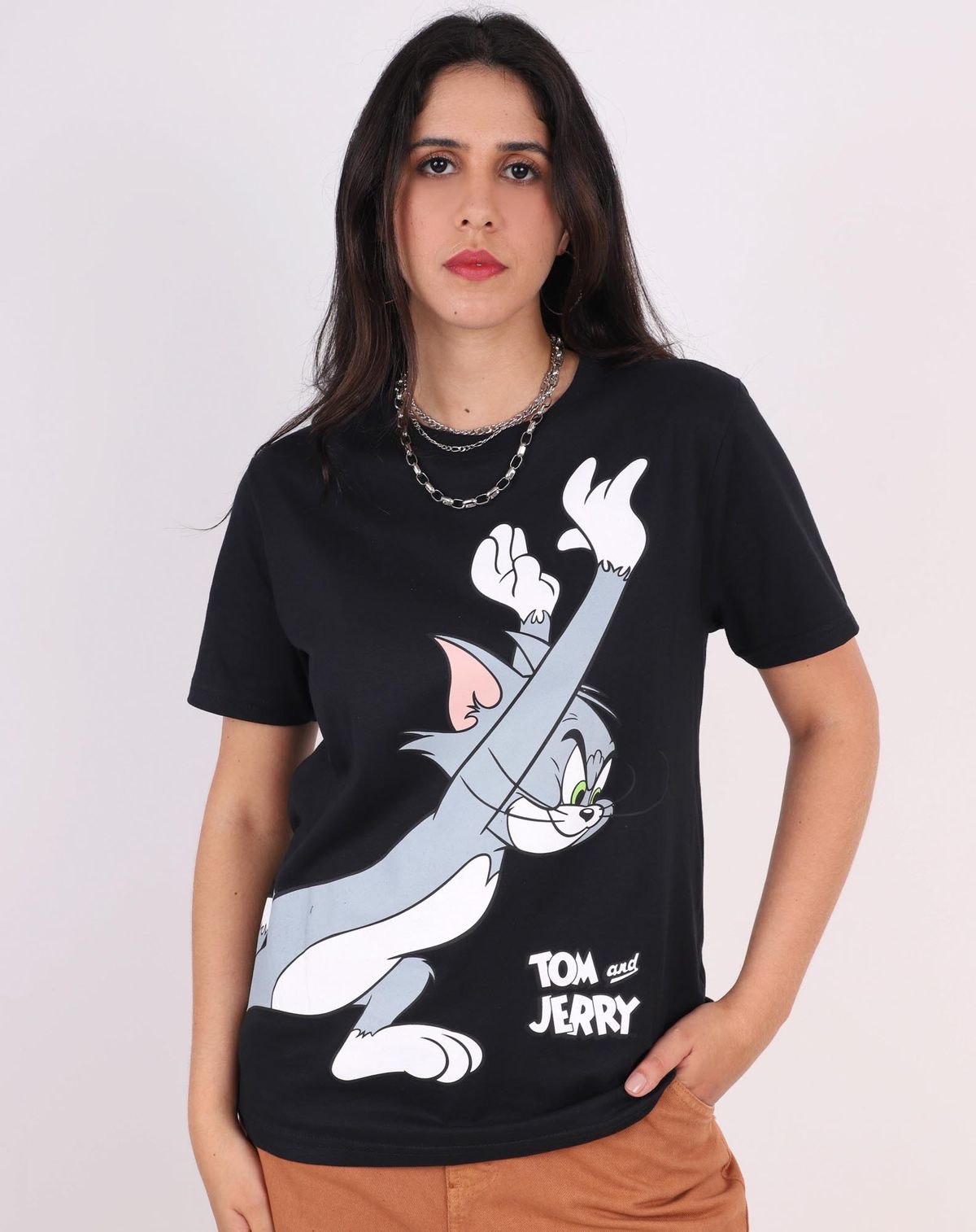 Camiseta Casual Feminina Estampa Tom e Jerry preto - p