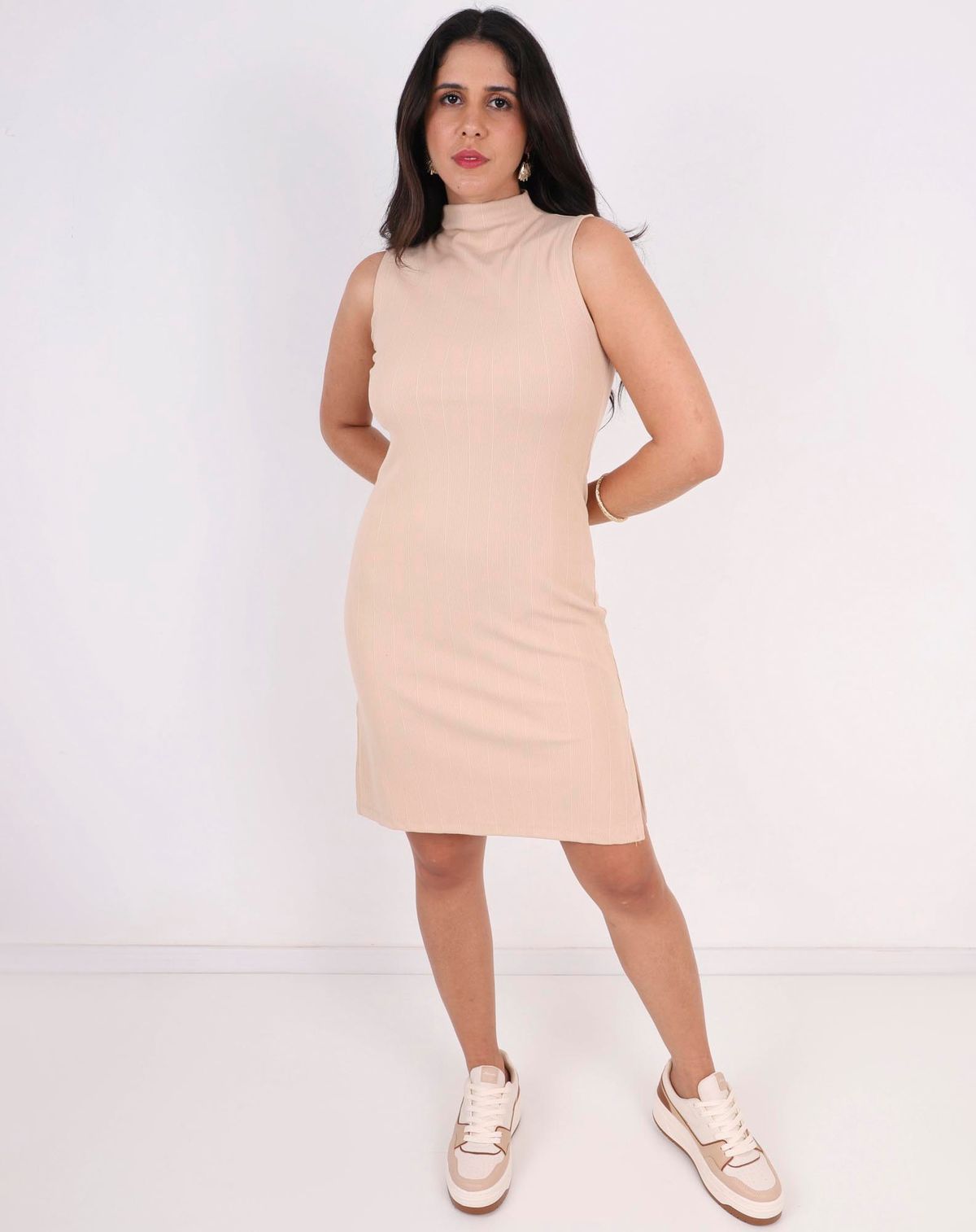 Vestido Canelado Midi Gola Alta Feminino bege - p