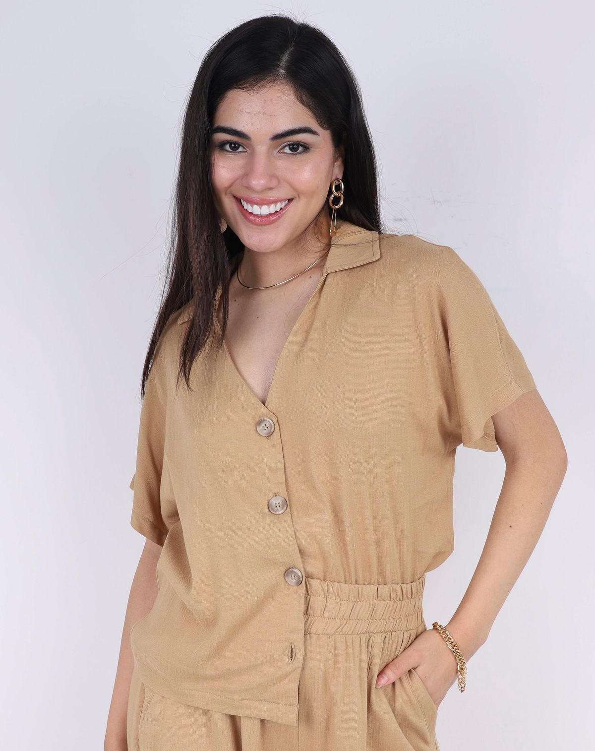 Camisa Gola V com Botões Feminino Casual caqui - p