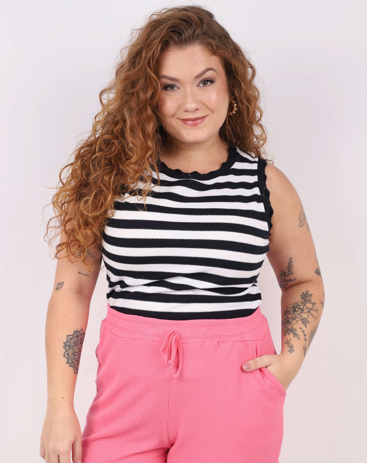 Blusa Regata Estampa Listrada Feminina Plus Size preto - g1